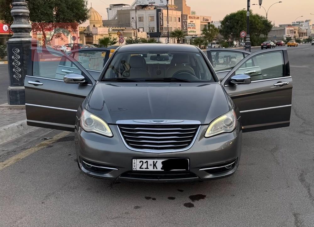 كرايسلر 200